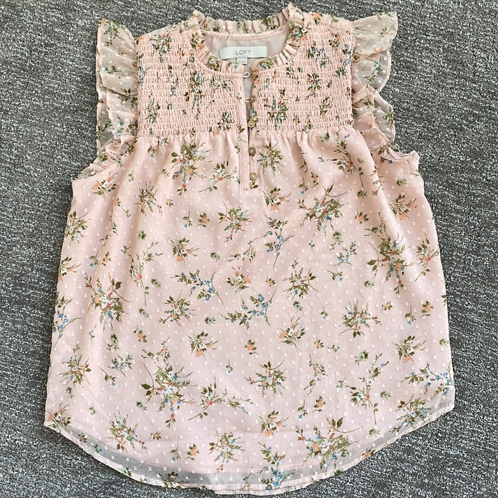 Loft flutter sleeve tank in pink floral pattern, Sz S